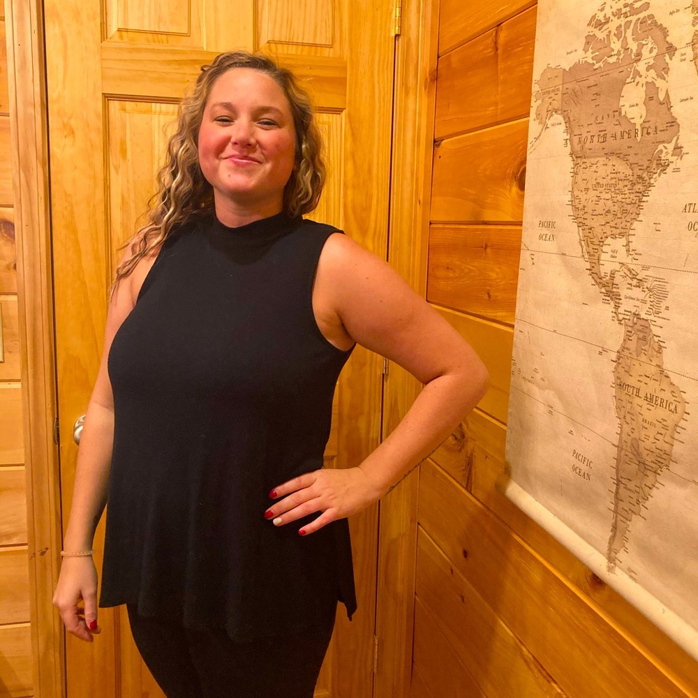 Turtle sleeveless black shirt